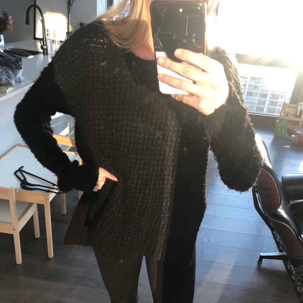 BCBG MAXAZRIA Size XS/S black sweater